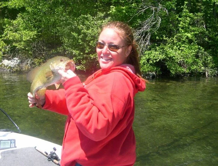 Lake winnipesaukee smallmouth bed fishing in crystal clear water NH
