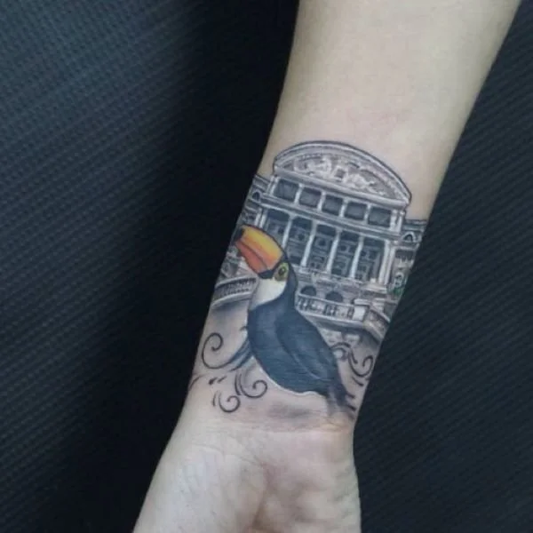 Tattoo Teatro Amazonas with a toucan tucan