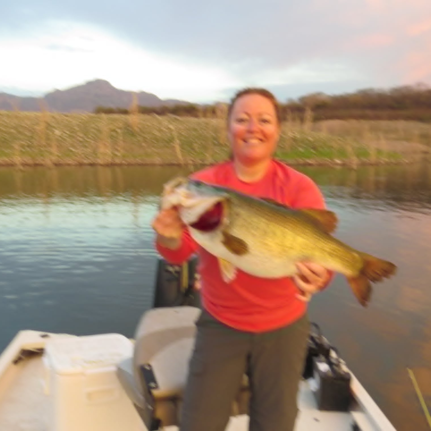 Hanna Robbins 9-pound bass Lake El Salto