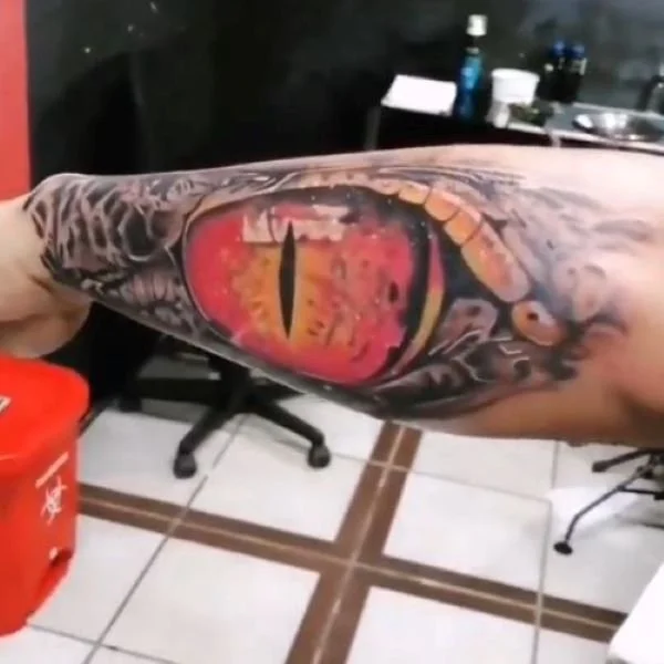 Caiman Eyeball tattoo full color