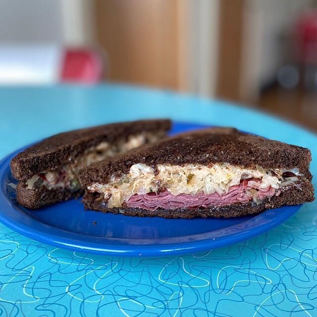 We are incorporating @marquettebakingcompany into our menu! This premium Reuben is spectacular on our new, locally made dark rye.
.
.
.
#donckers #supportlocal #localbakery #mqtbakingco #marquettebakingcompany #donckersdelights #downtownmarquette #do