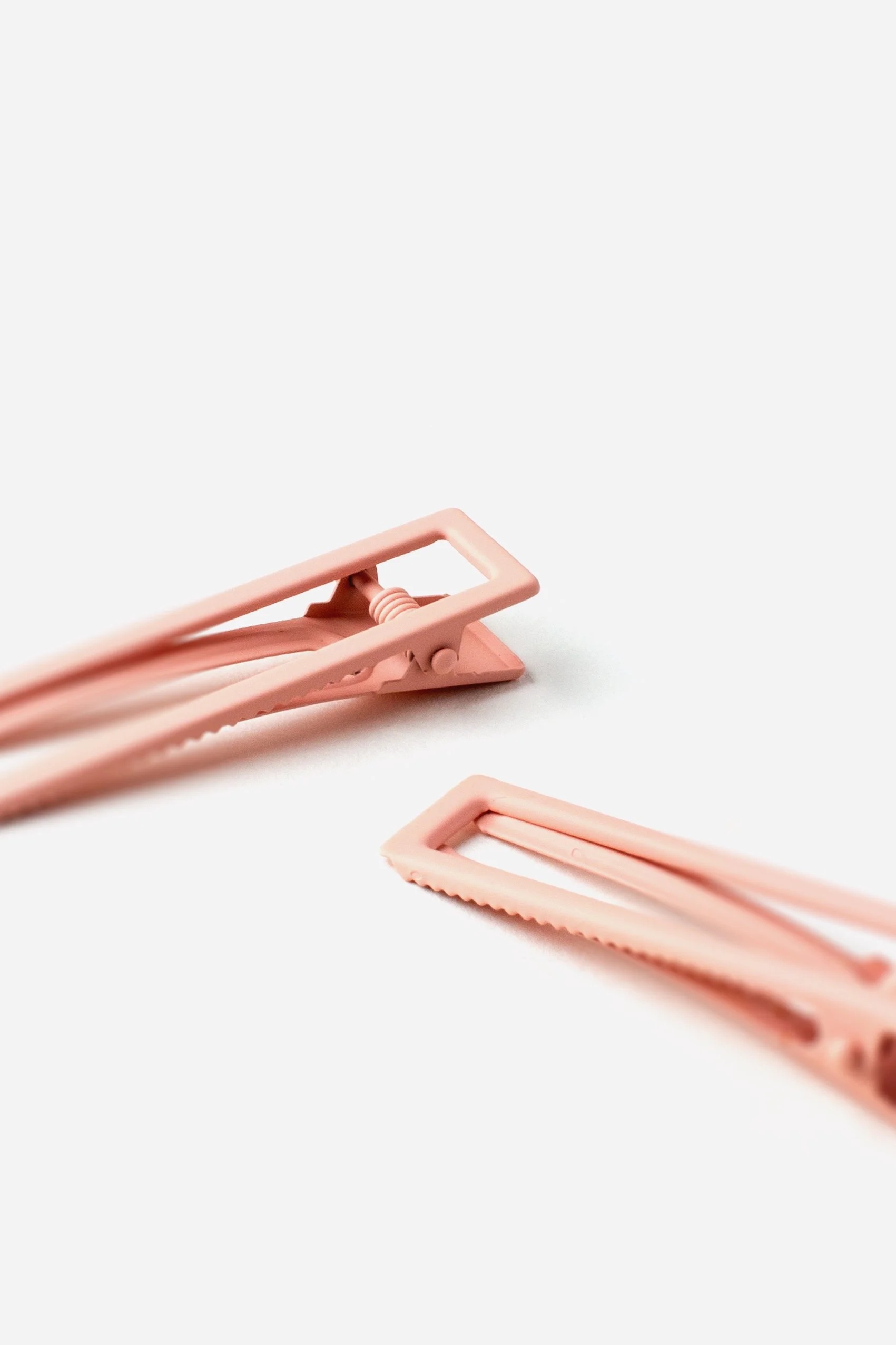 2 Lu Lu Hair Clips In Roseate.jpg