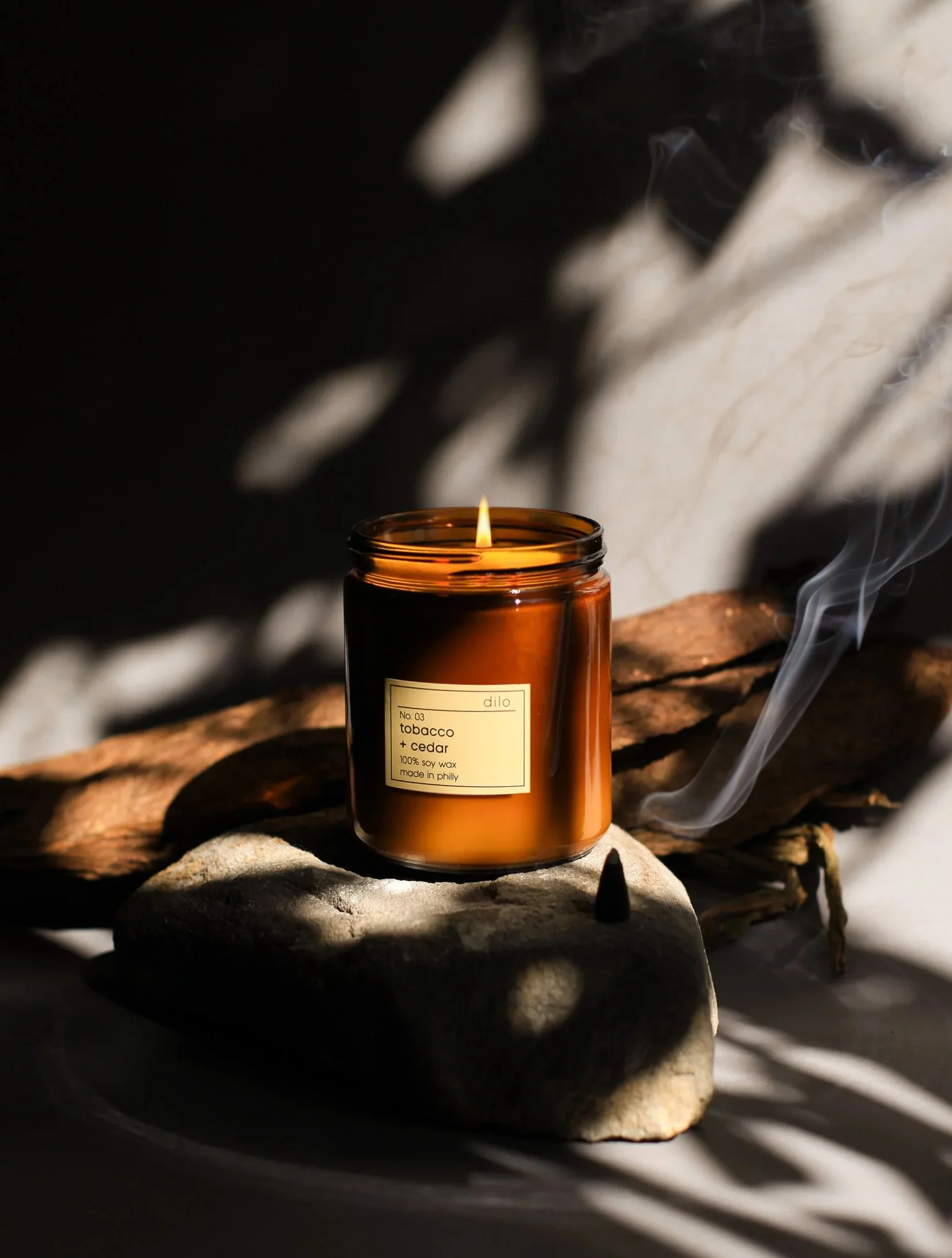 3 dilo tobacco cedar candle.jpg