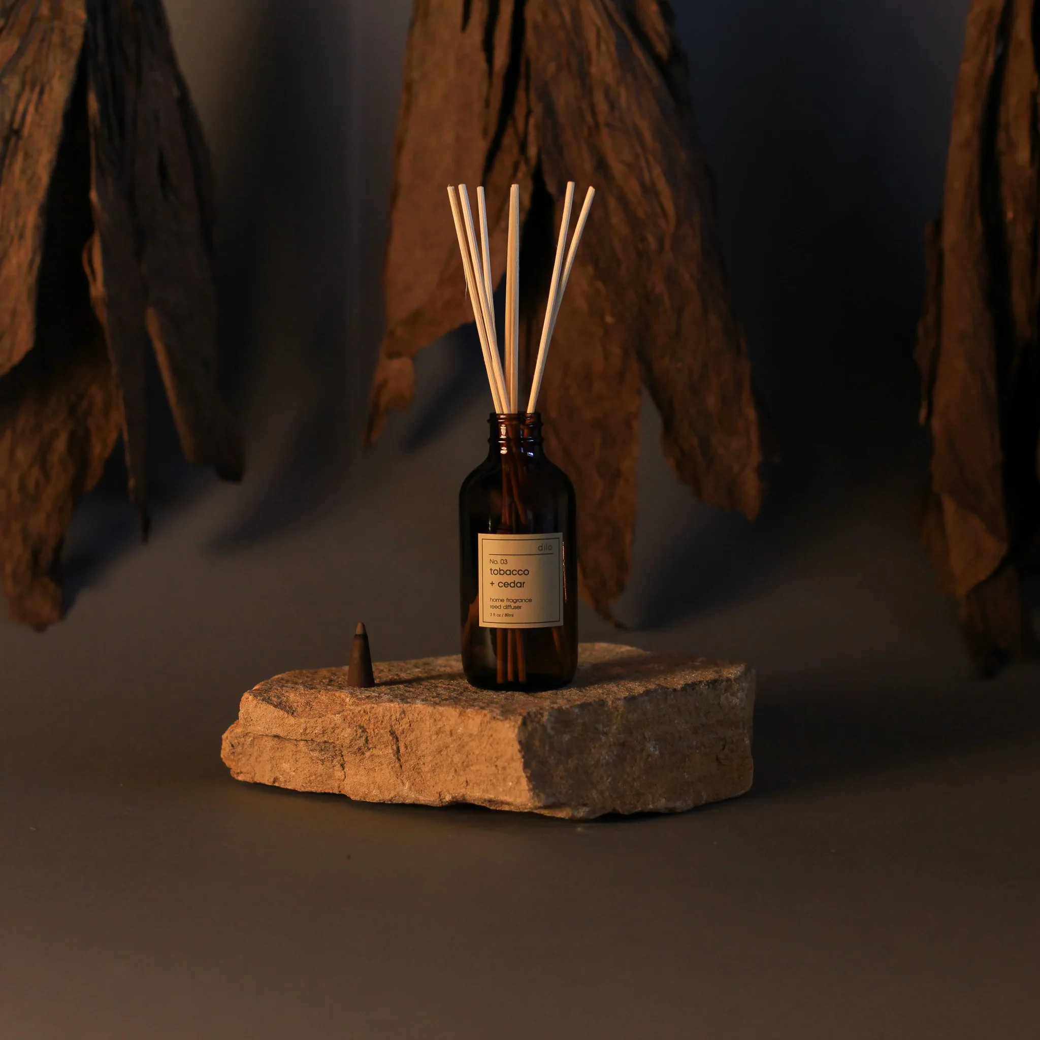 3 Dilo_tobacco cedar reed diffuser.webp