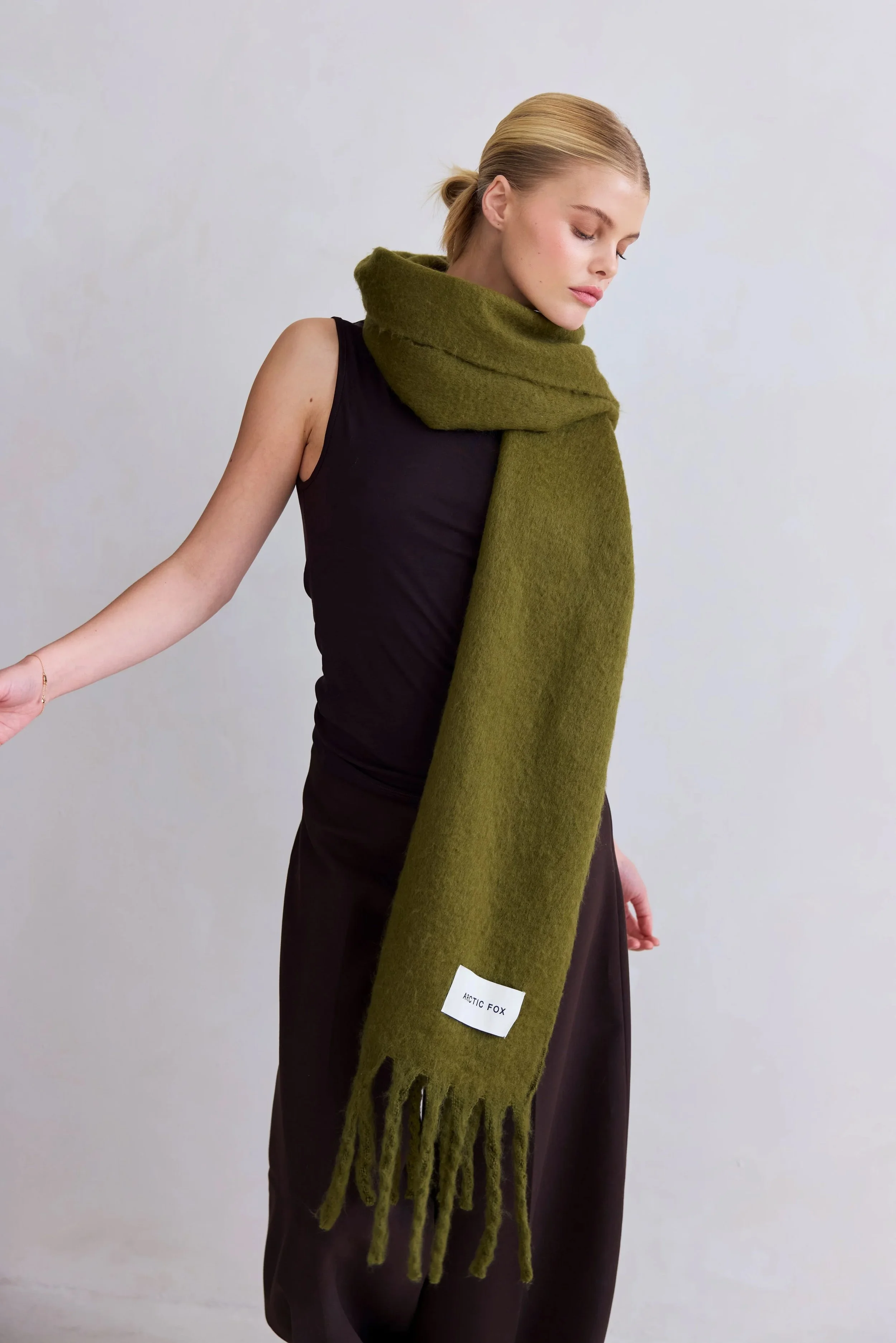 arctic-fox-recycled-reykjavik-scarf-kelp-green-autumn-winter-25-m9.jpg