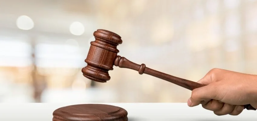 Adjudication judiciaire - Vente aux enchères immobilières et défaut de paiement du prix dans le délai de 2 mois 