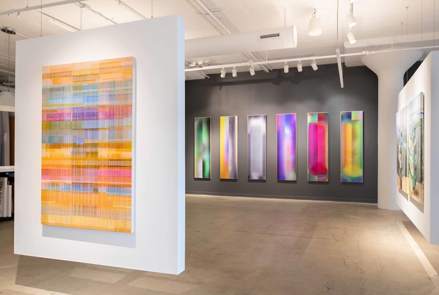 Artist Antoinetta Grassi&rsquo;s vibrant abstract works never fail to brighten a room! ✨🌸 Grassi draws striking parallels between technology, textiles, and the contributions of women to computing history. Rooted in modernist painting traditions, her