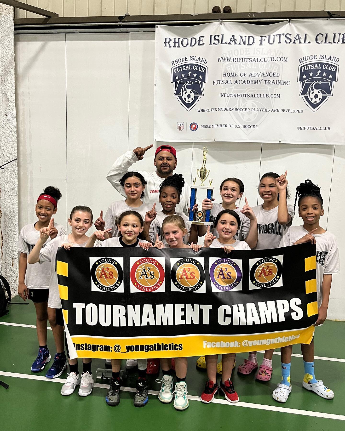 Big Congratulations to our 4/5th grade team on winning their first tournament at their first tournament!!🏀 Keep up the great work💯
