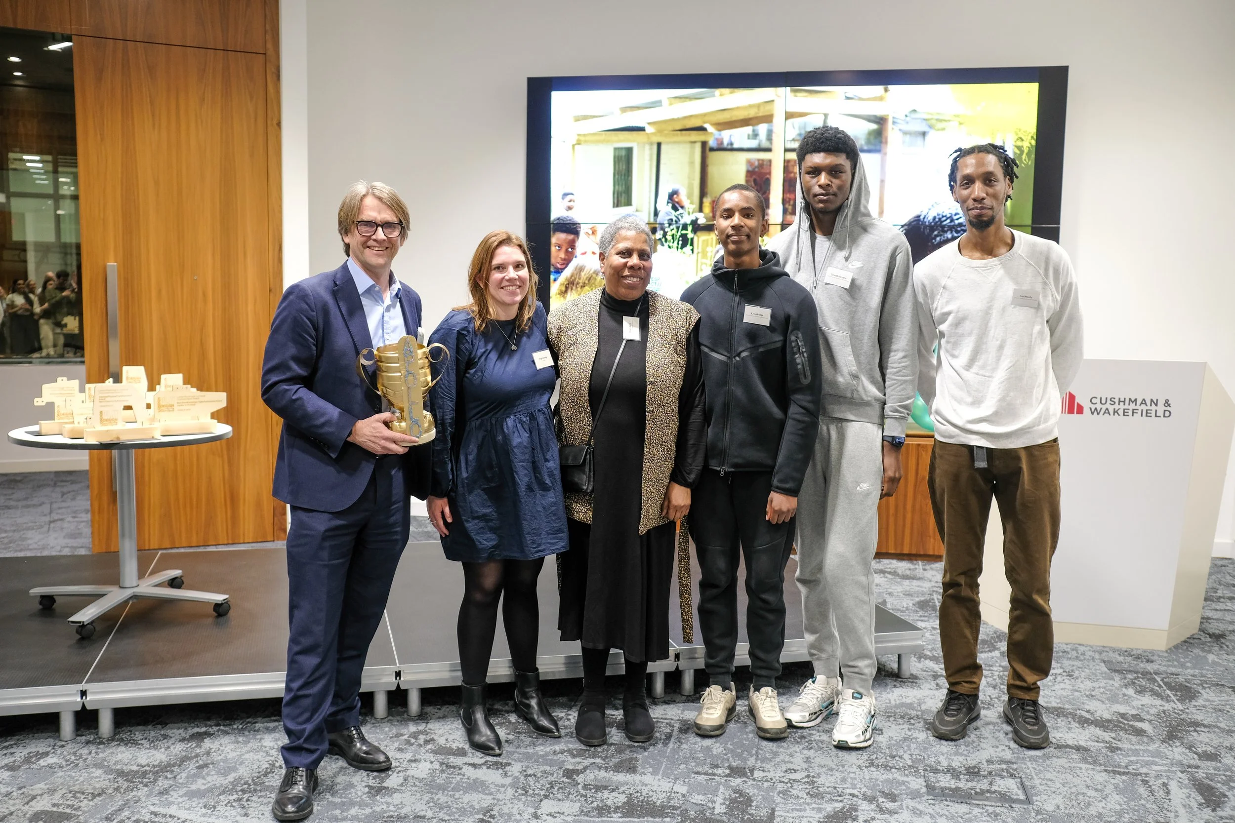corporate volunteering london, adventure playground, bethwin road, playground manager, corporate volunteer work