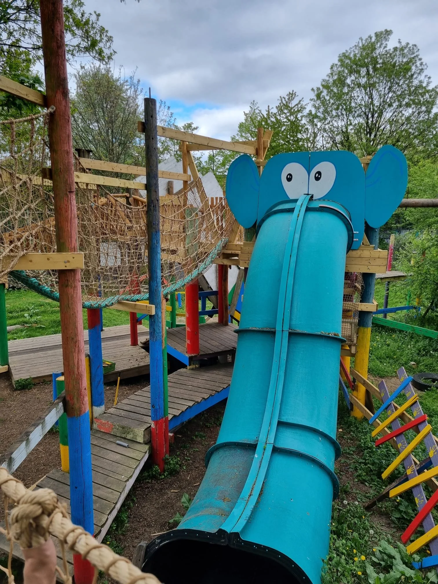playground design, construction and maintenance. adventure playground, corporate volunteering opportunities