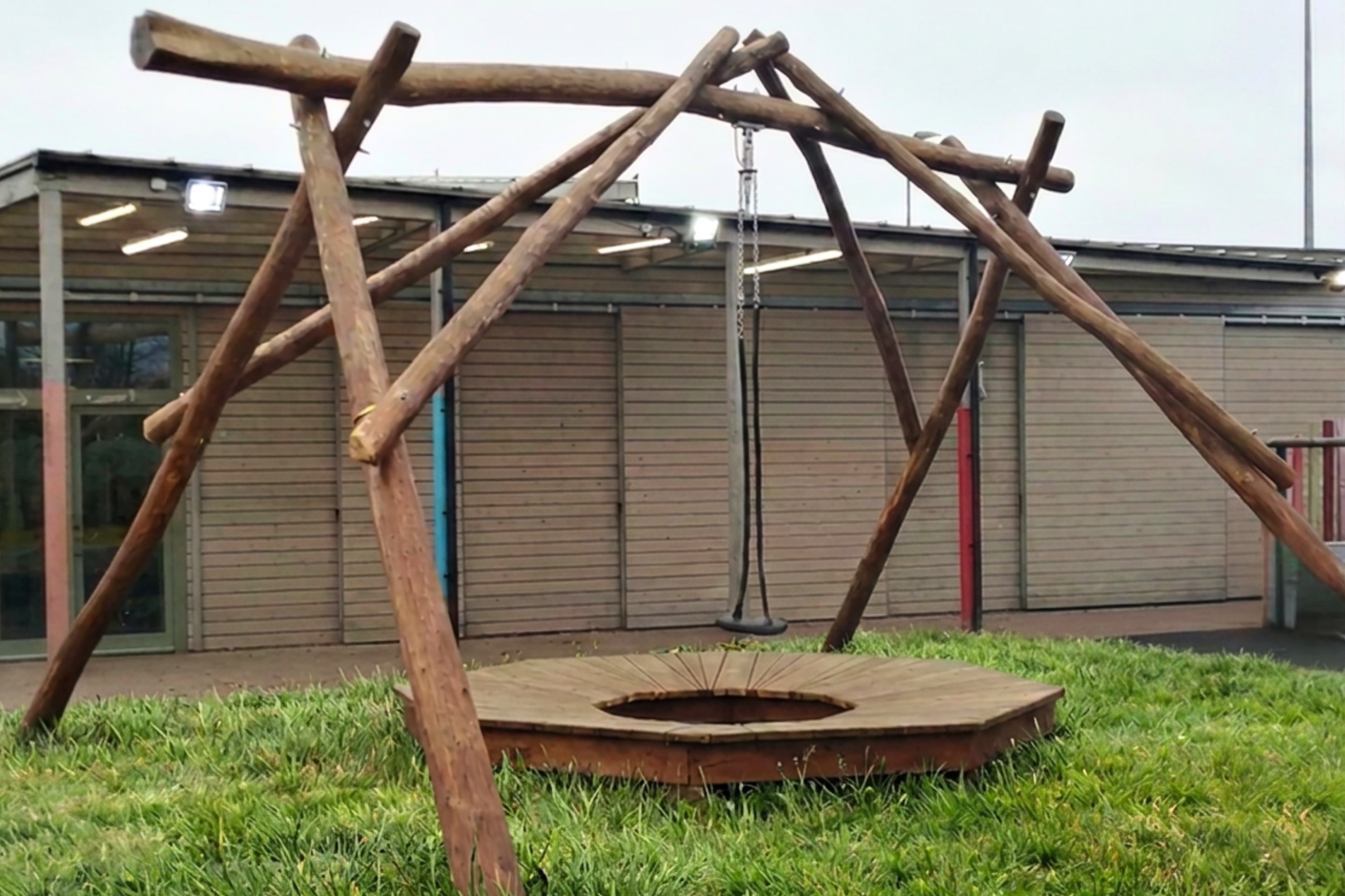Adventure playground swing .png
