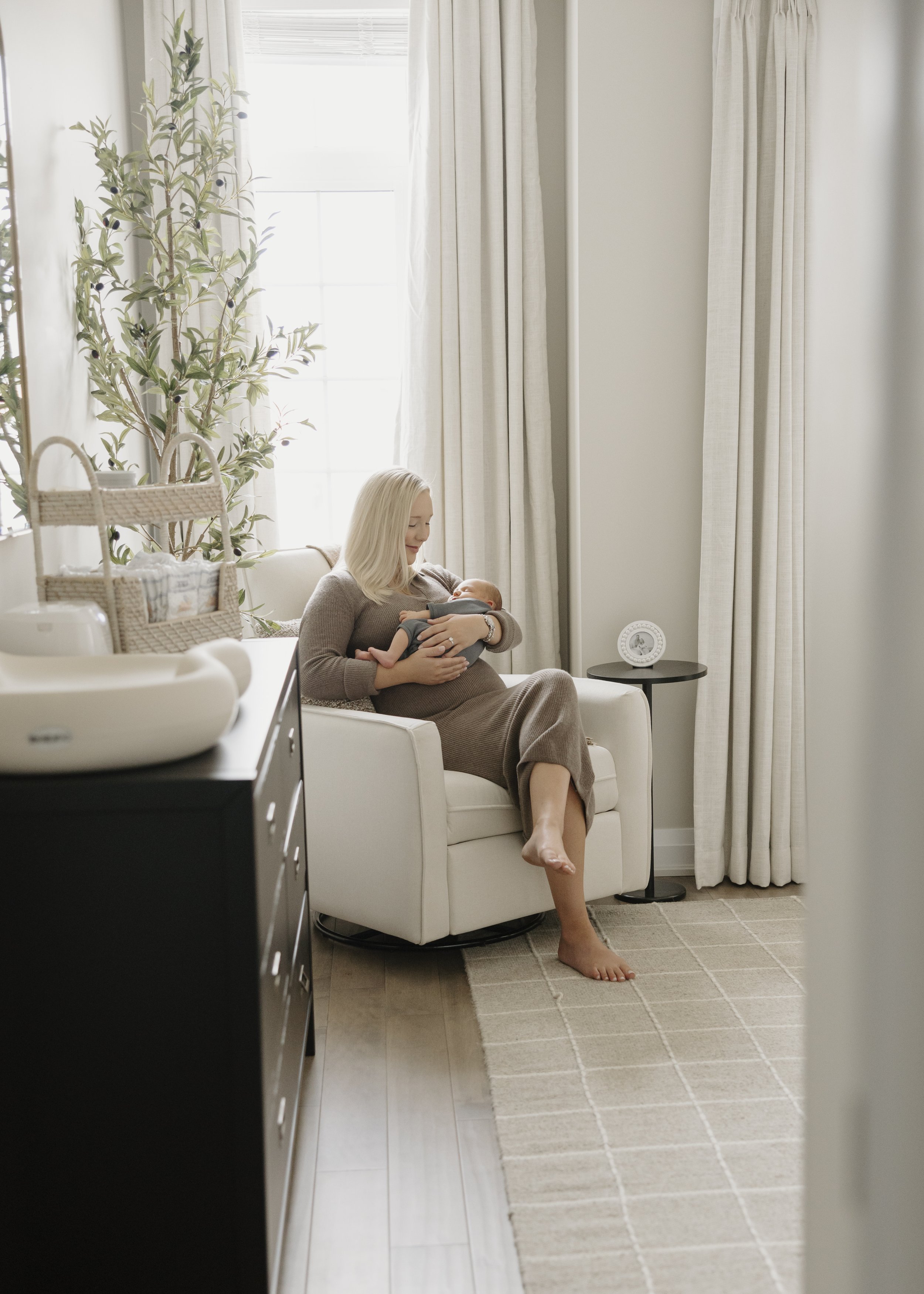 Cozy and natural in-home newborn session