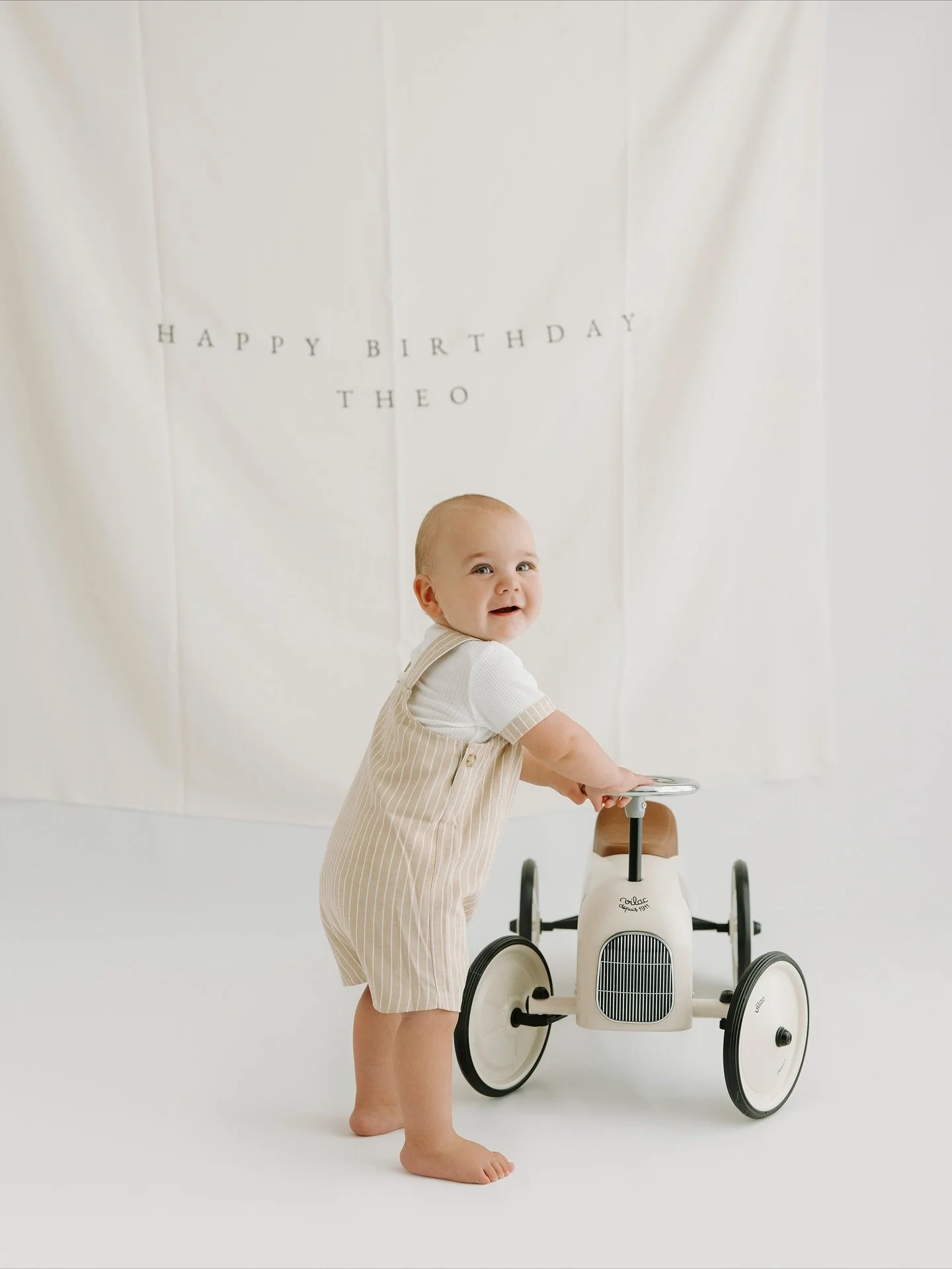 Halloween may be over, but the sugar rush continues! 🍭🎂 Cars, bubbles, and a whole lot of cake to celebrate turning ONE!