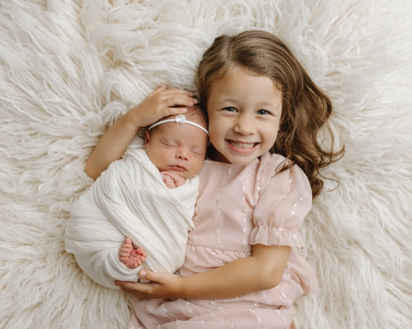 Two peas in a pod! 🫛 

Sisters make the best of friends and I love to see the fun sibling shenanigans right from the start. 💕