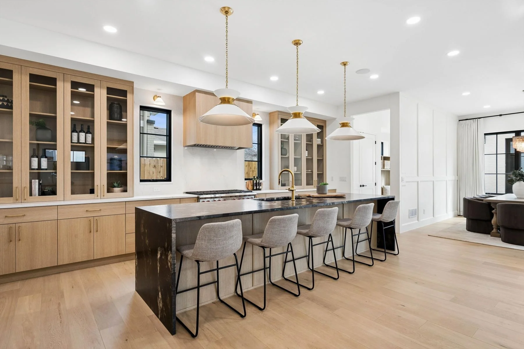 Shannon Tiger 1208 S Vine St Wash Parkphoto_online_006.jpg