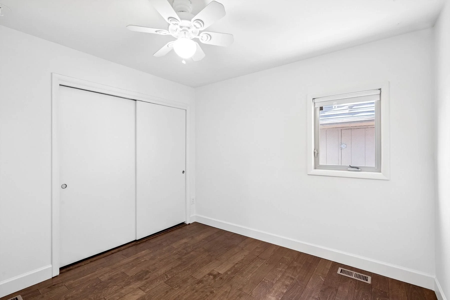 Shannon Tiger 5300 Highline Placephoto_online_013.jpg