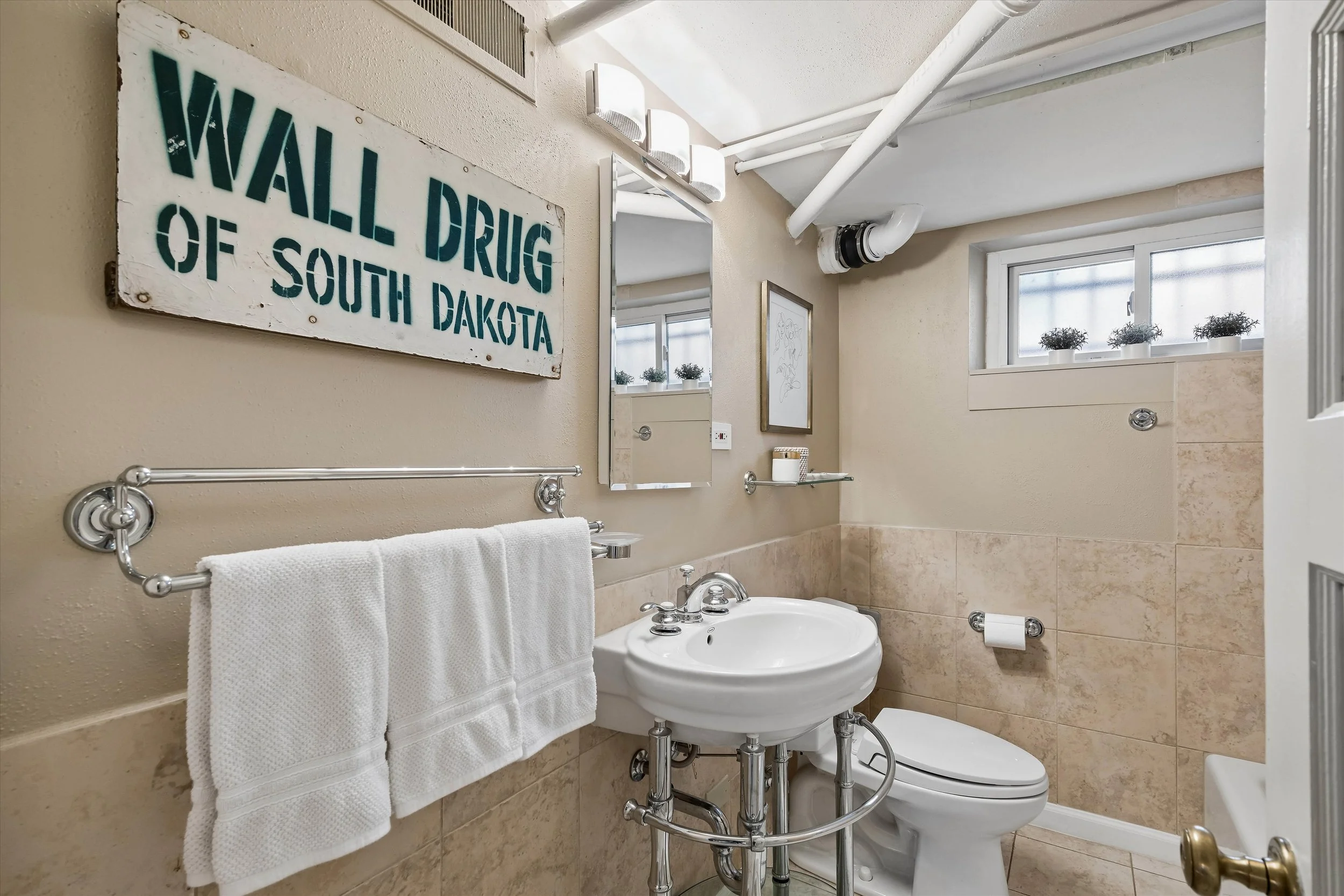 Shannon Tiger 950 S Euclid Wayphoto_online_024.jpg