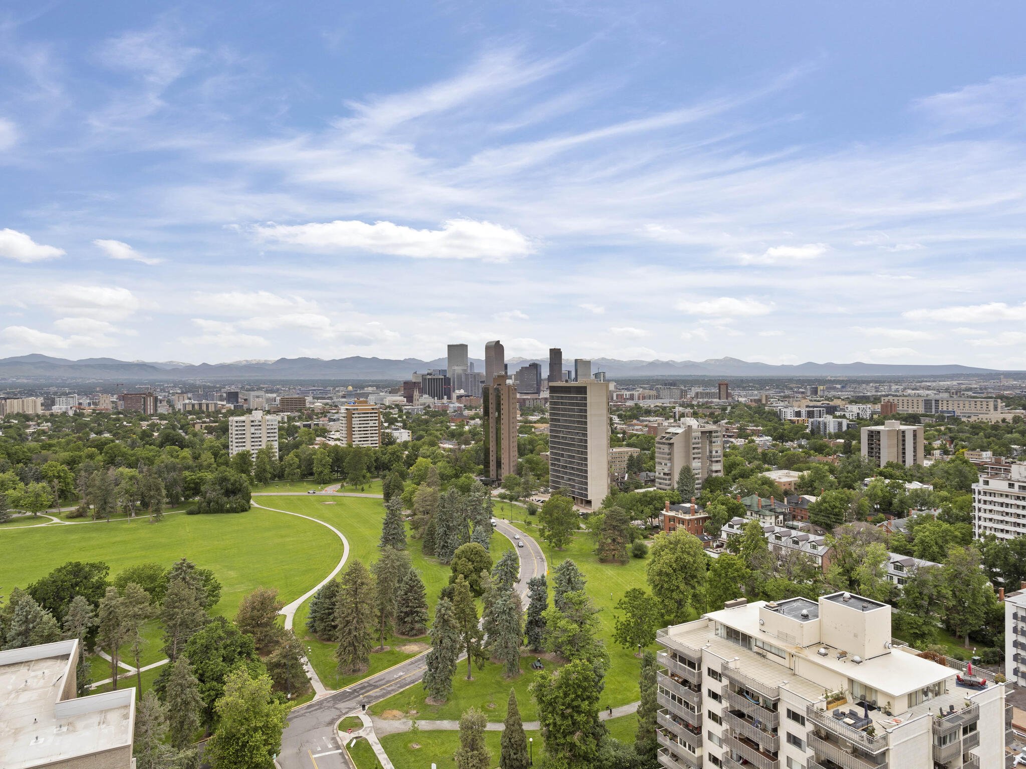 2000 E 12th Ave-054-059-27-MLS_Size.jpg