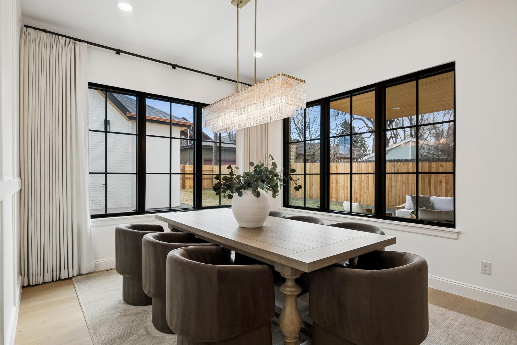 Shannon Tiger 1208 S Vine St Wash Parkphoto_online_003.jpg