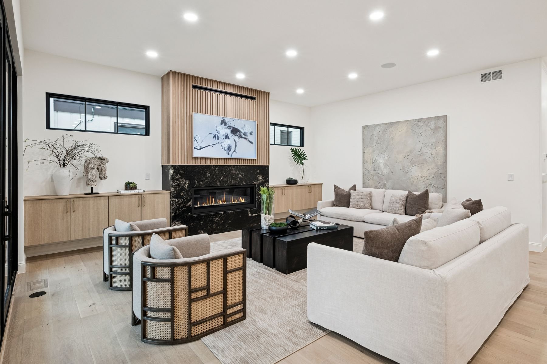 Shannon Tiger 1208 S Vine St Wash Parkphoto_online_012.jpg