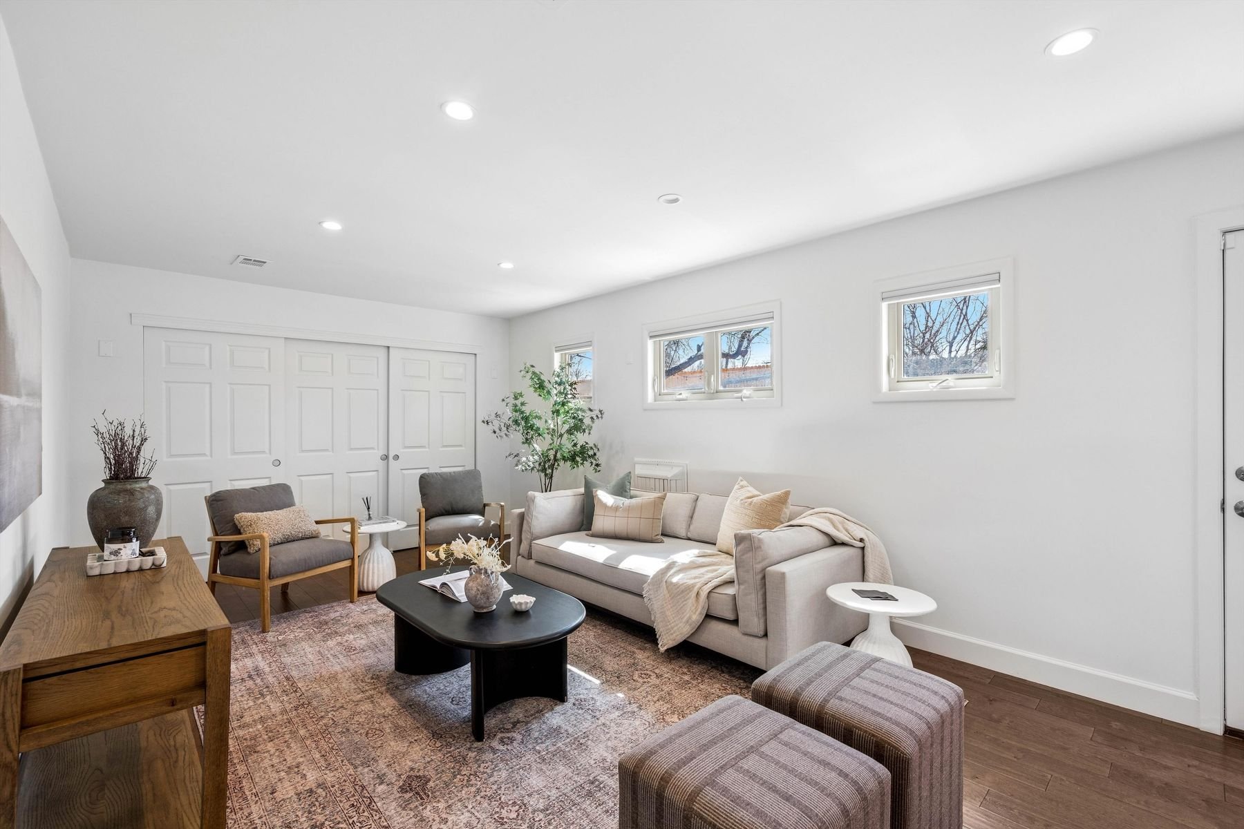 Shannon Tiger 5300 Highline Placephoto_online_007.jpg