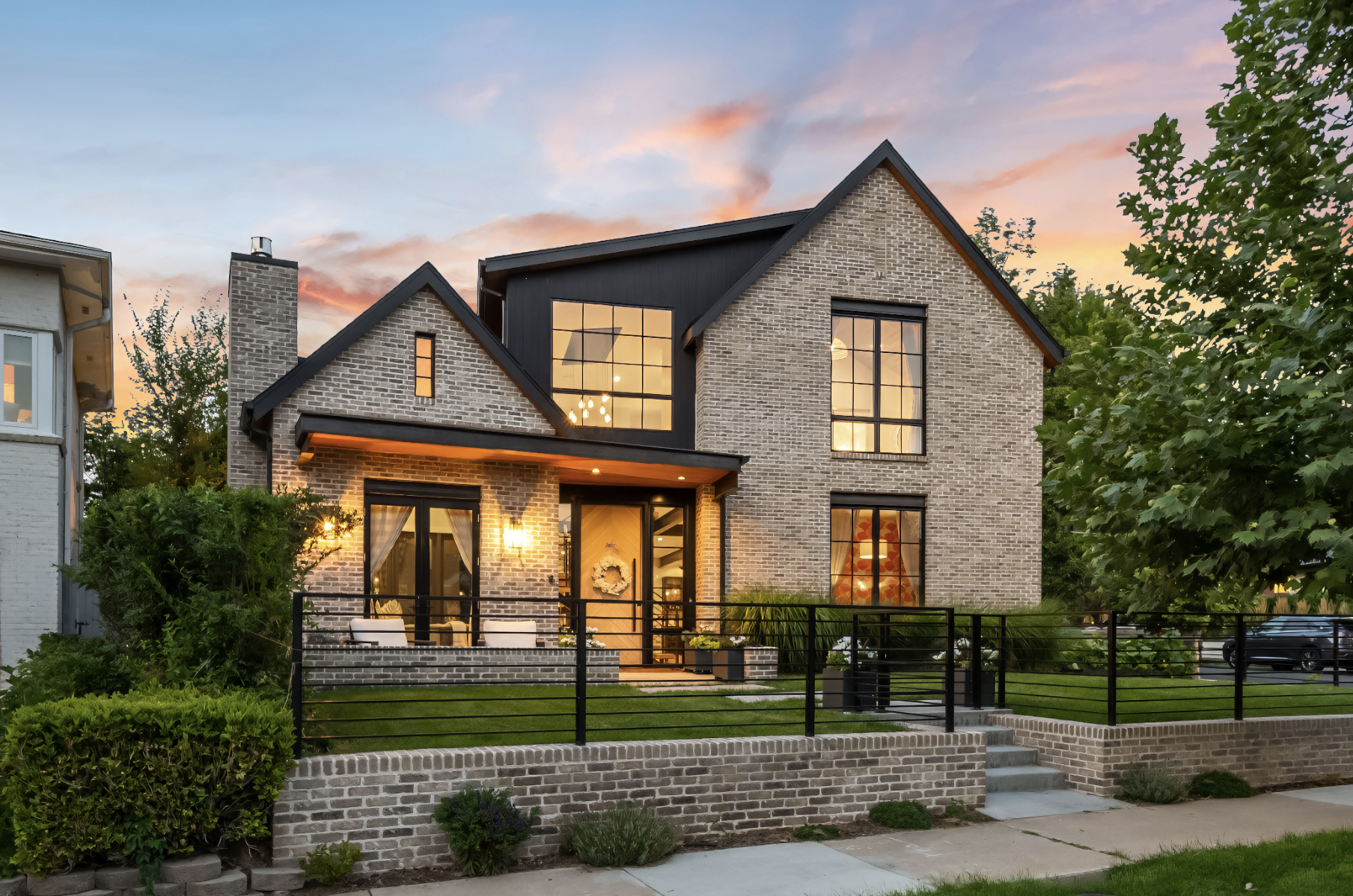 1055 S Cove Way |  Sold $4,715,000                     | Buyer Represented