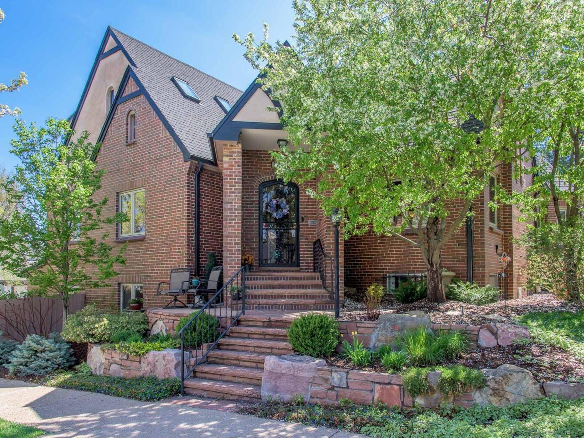 814 Bonnie Brae Blvd-003-005-Exterior-MLS_Size.jpg