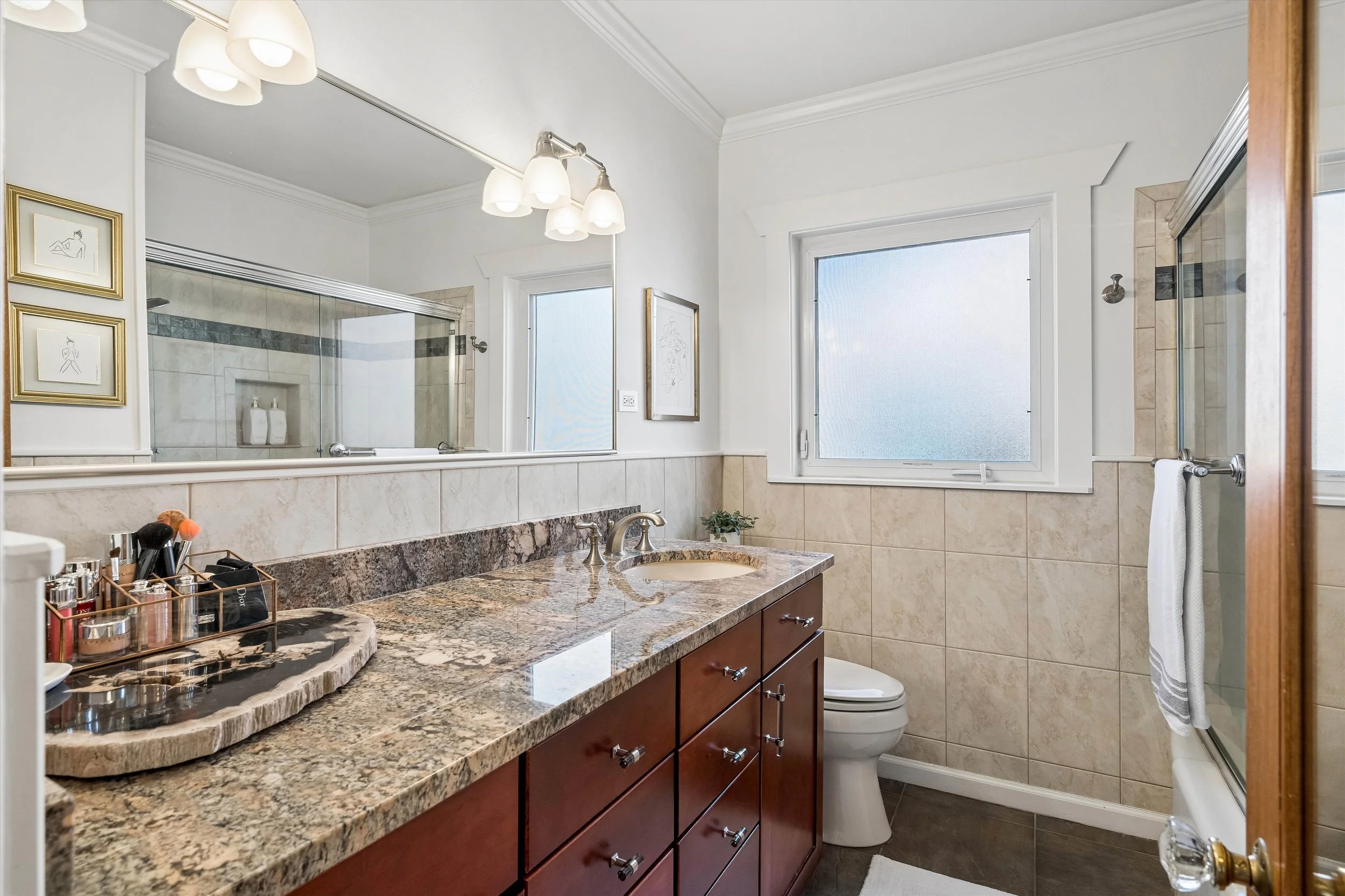 Shannon Tiger 950 S Euclid Wayphoto_online_017.jpg