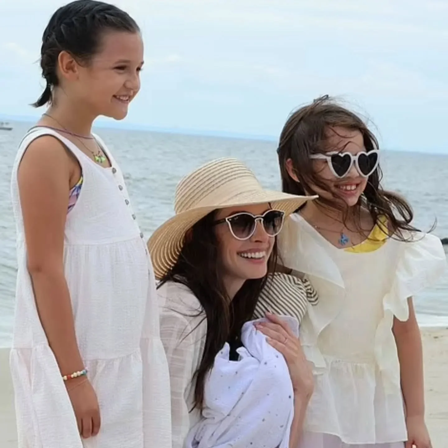 I finally get to introduce you to my new favorite TV family. ❤️ @jaredleto @annehathaway @agirlandagriff ❤️ What an experience working with these amazing people. #WeCrashed premieres tomorrow (3/18) on @appletvplus! 

#wecrashedtvseries #wework #appl