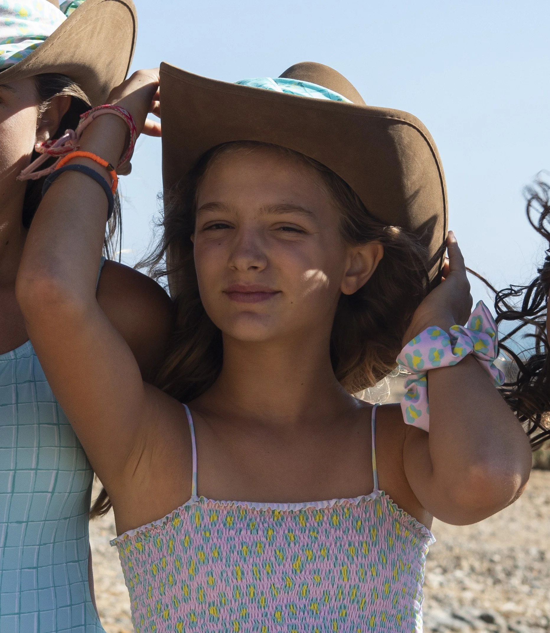 WCA-SC-Candy animal dots scrunchie-d.jpg (cópia)