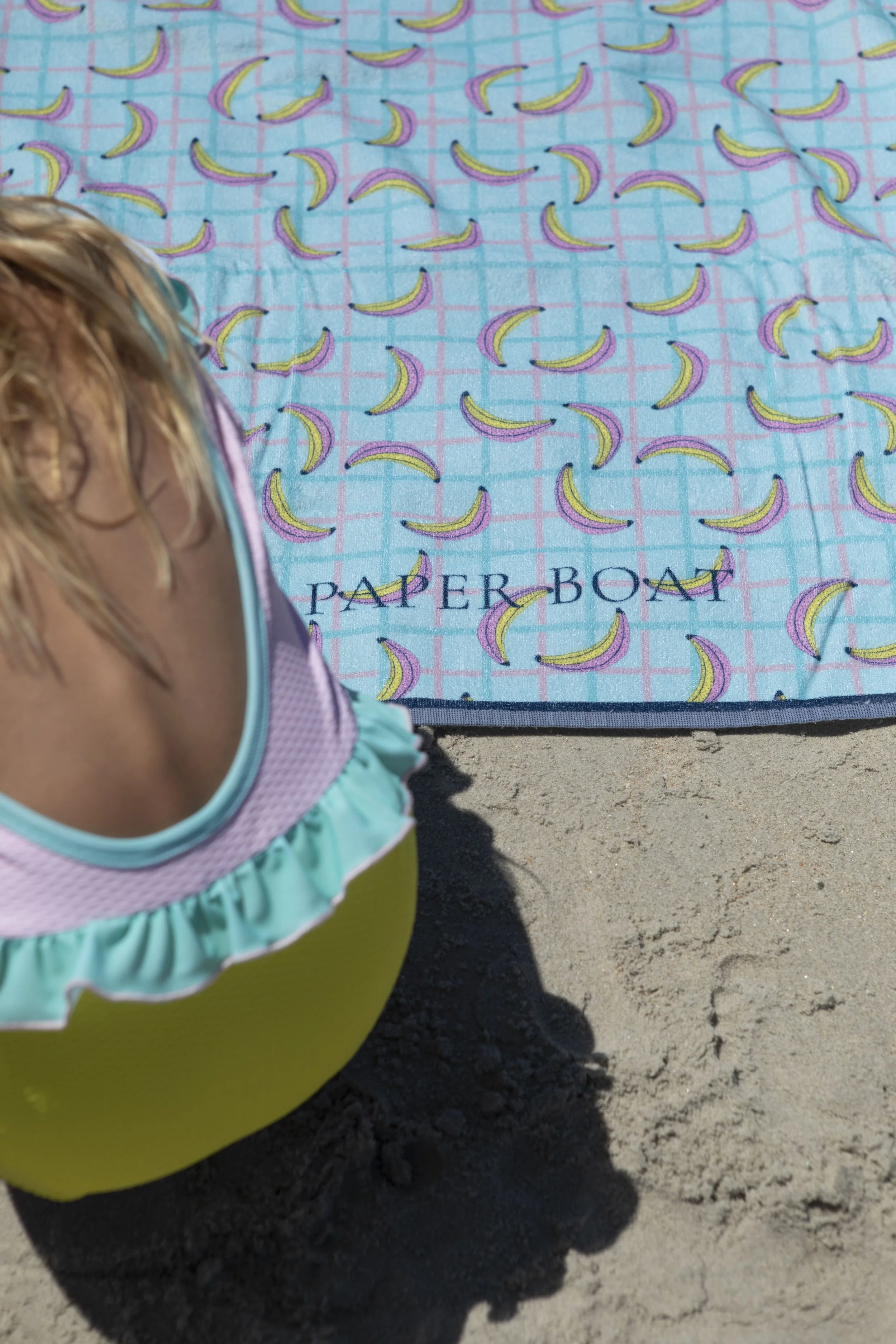 BAN-BT-Banana splash large beach towel-d.JPG