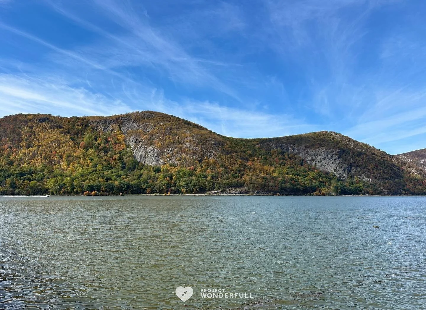 Taking in the strength of the mountain, the freedom of the sky and the flow of the river&hellip;.

Join me in starting your week off this way, too! 

#beautyheals 

Today&rsquo;s WonderFULL: All Around Hudson River Beauty 

(Cold Spring, NY) 

Have a
