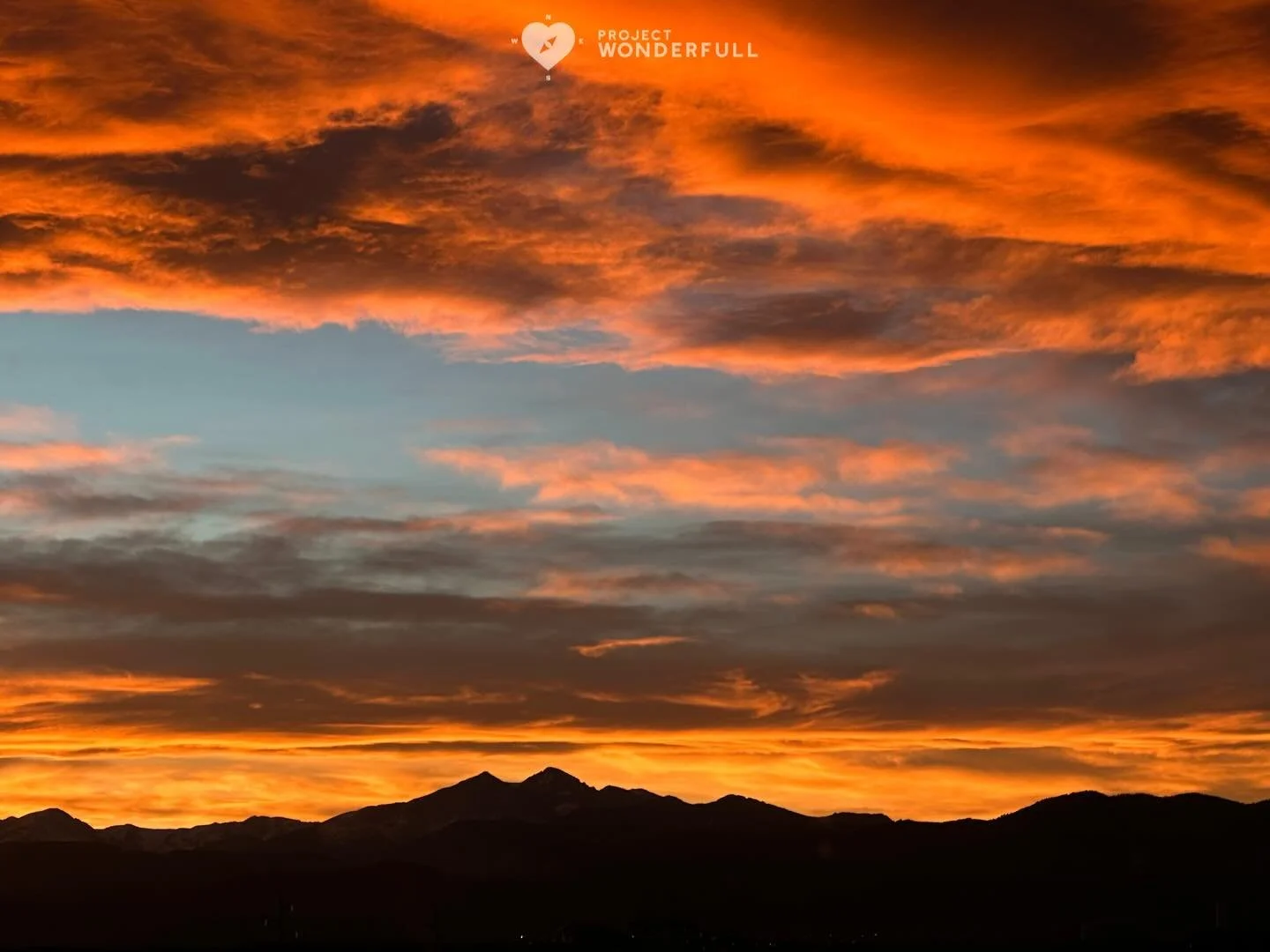 Step into awe with me for a moment&hellip;. It&rsquo;ll likely make you feel good.  Happy Sunday! 

#beautyheals 
 
Today&rsquo;s WonderFULL:  Mountain Sky Awe

(Berthoud, CO) 

Have a beautiful Sunday. 

Sarah 🩵🩵 

P.S. Share this beauty with some