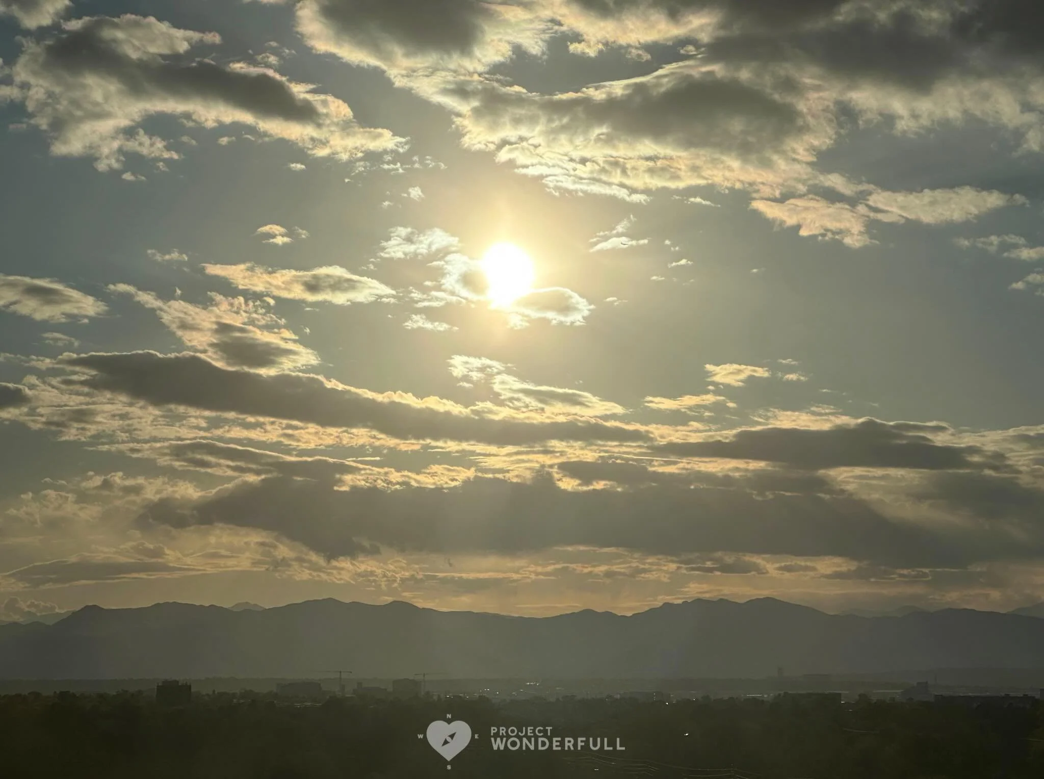 Love watching the sun slowly get closer to the mountains&hellip; a beautiful winding down.
#beautyheals 

Today&rsquo;s WonderFULL:  Winding Down Sun

(Denver, CO) 

Have a wonderFULL Sunday! 

Sarah Grace 🩵🩵 

P.S. Share this beauty with someone y