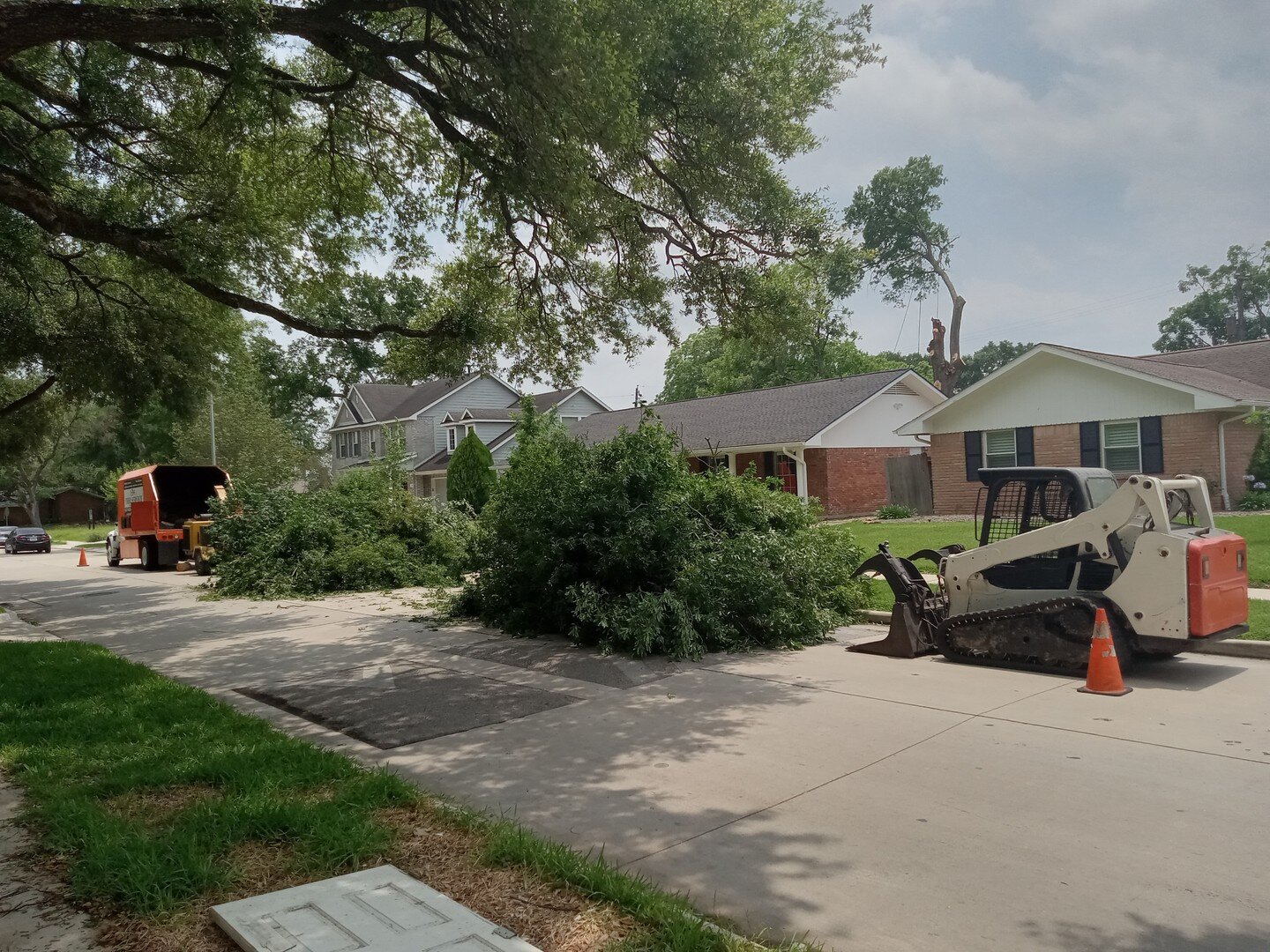 OM Tree Service
832-TREES-OM
832-873-3766
Free Estimates on Tree Removal and Tree Trimming.
http://omtreeservice.com
http://g.page/omtreeservice
https://bio.site/omtreeservice