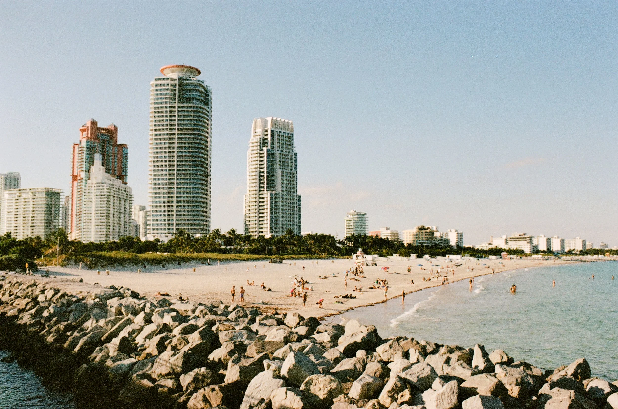 251117_FILM_35MM_F5_Miami_0005 1.jpg