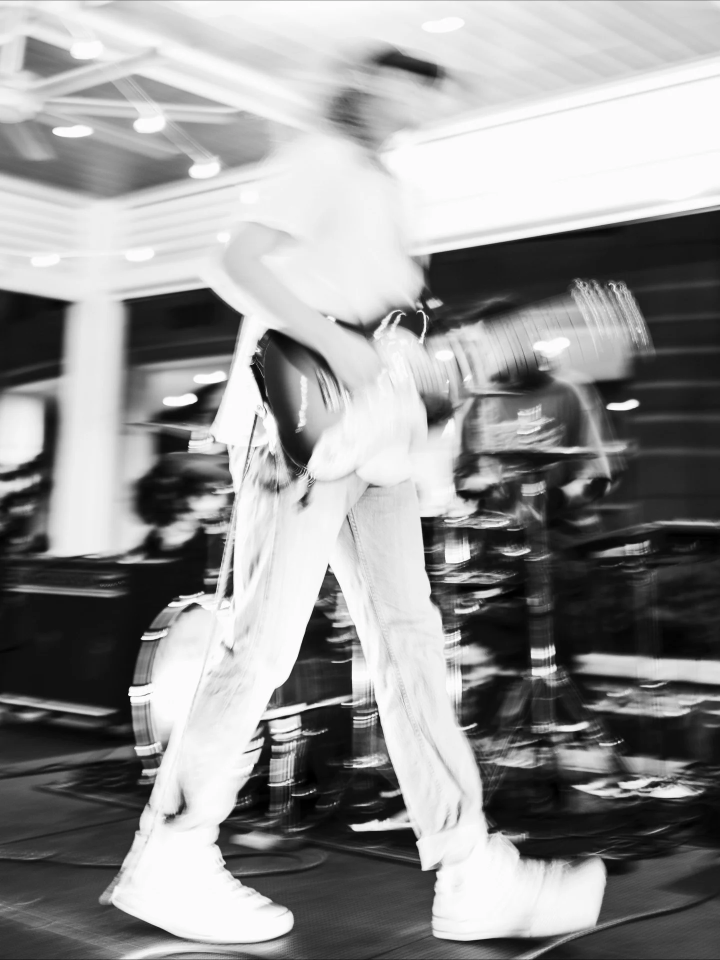 last show of the year tonight

columbia, sc @bluetilesc with @tenniscourts_ 

doors 8pm, $10 at the door (cash or venmo)

let&rsquo;s gooooooooooooooo

📸 - @shawn_of_the_gerald