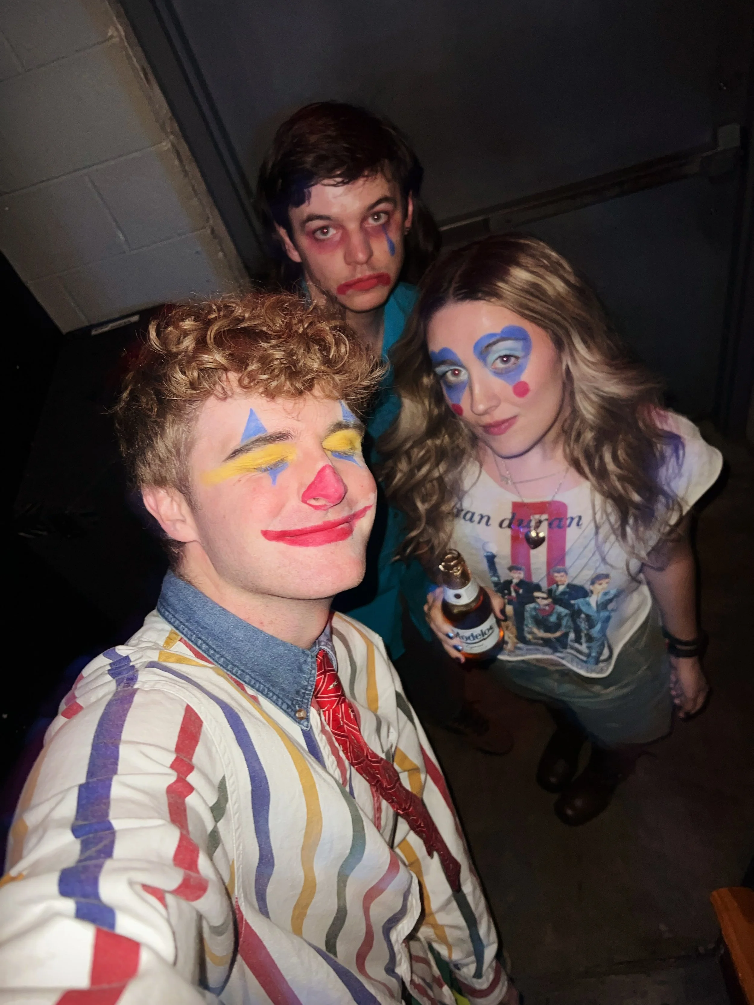 might have to go clown mode for these shows 🤡🤡

10.9 Charleston, SC @chspourhouse supporting @the502s 
10.17 Chapel Hill, NC @local506 supporting @sethismoony with @willingdonband

pix by @media_by_mads 📸📸