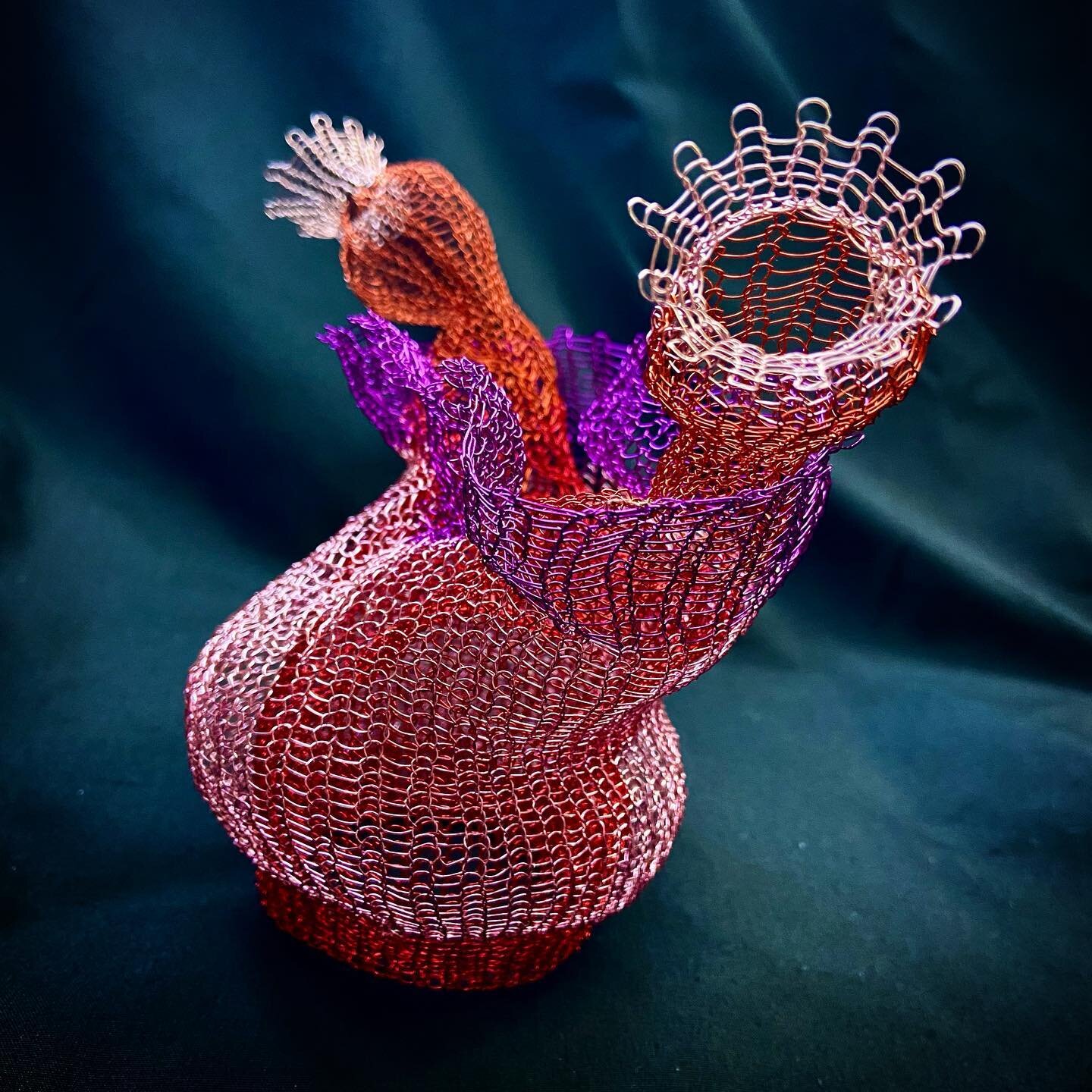 &lsquo;Hello!&rsquo; This one is stretching my technique toward new horizons #wireknitting #knittingwithwire #wireobject #smallsculpture #sculptural #organicform #formandcolour #colourandform #3dmaker #maker #makersgonnamake #womanartist #artandcraft