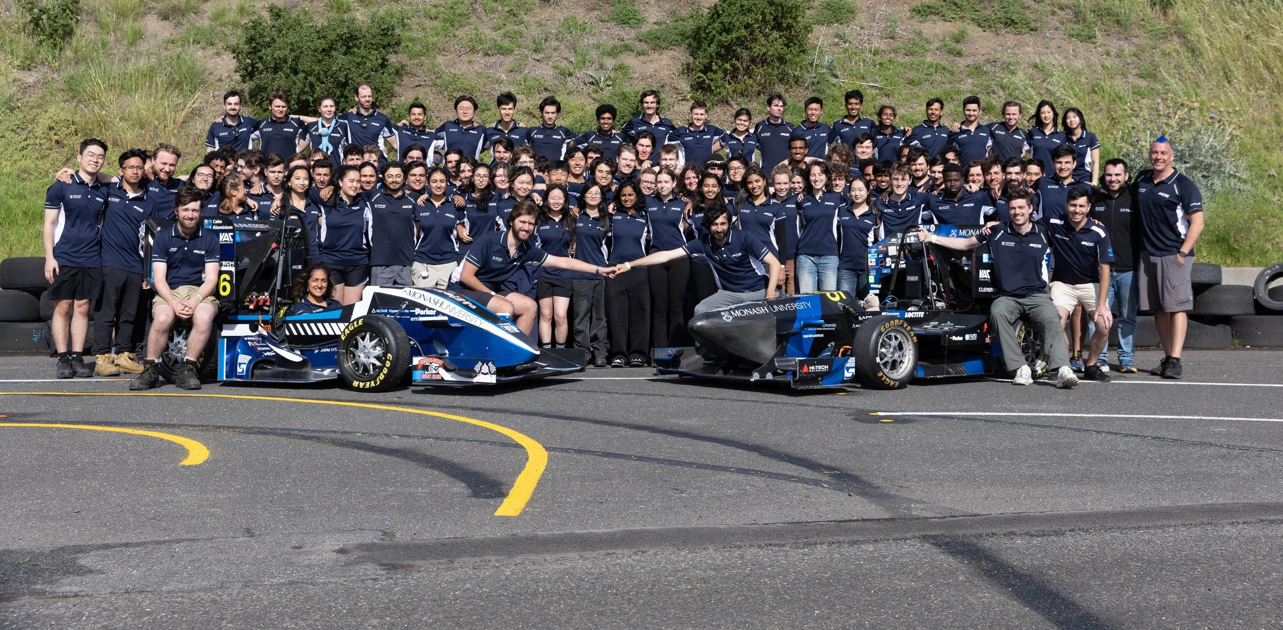 TeamphotoWEB.jpg