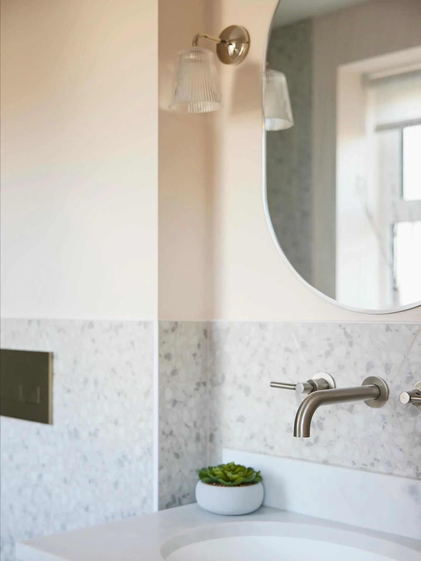Soft pink walls for this little girls bathroom 🤍 

Tiles - Mandarin Stone
Lights - Corston

#interiordesign #interiors #luxuryinteriors #home #house #luxuryresidential #residential #newengland #interiordesigner #designer #ukhome #ukhomedecor #ukinte