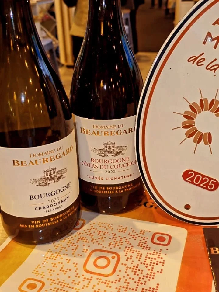 🍷 En direct du SITV de Colmar avec le soutien du @destinationsaoneetloire !
Nous sommes l&agrave; pour vous faire d&eacute;couvrir les jolis terroirs de notre Bourgogne 🌿 - des Maranges aux C&ocirc;tes du Couchois, des vins qui racontent notre pass
