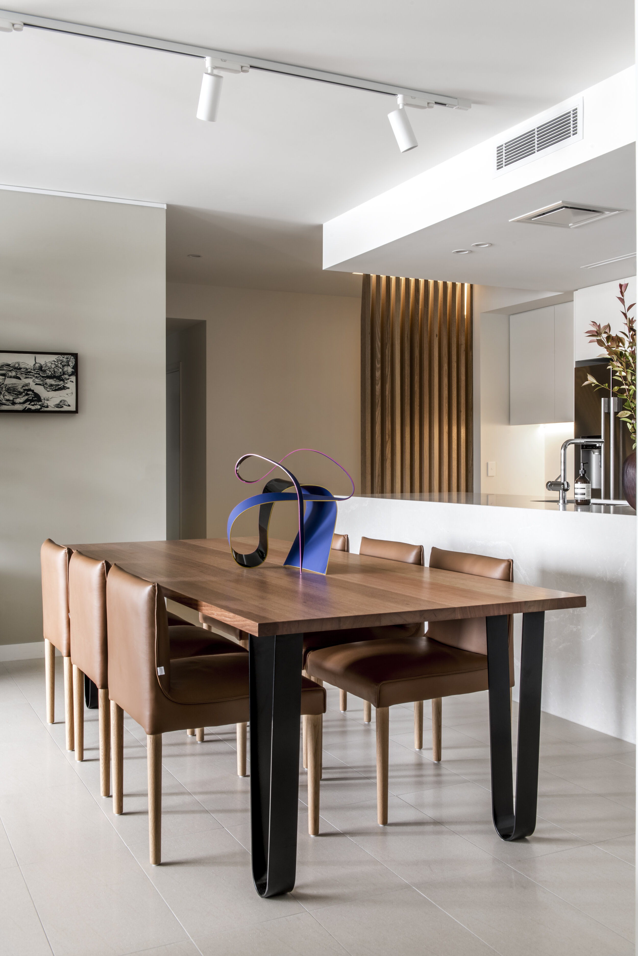 AH_RiverReachApartment_CathySchusler_08.jpg