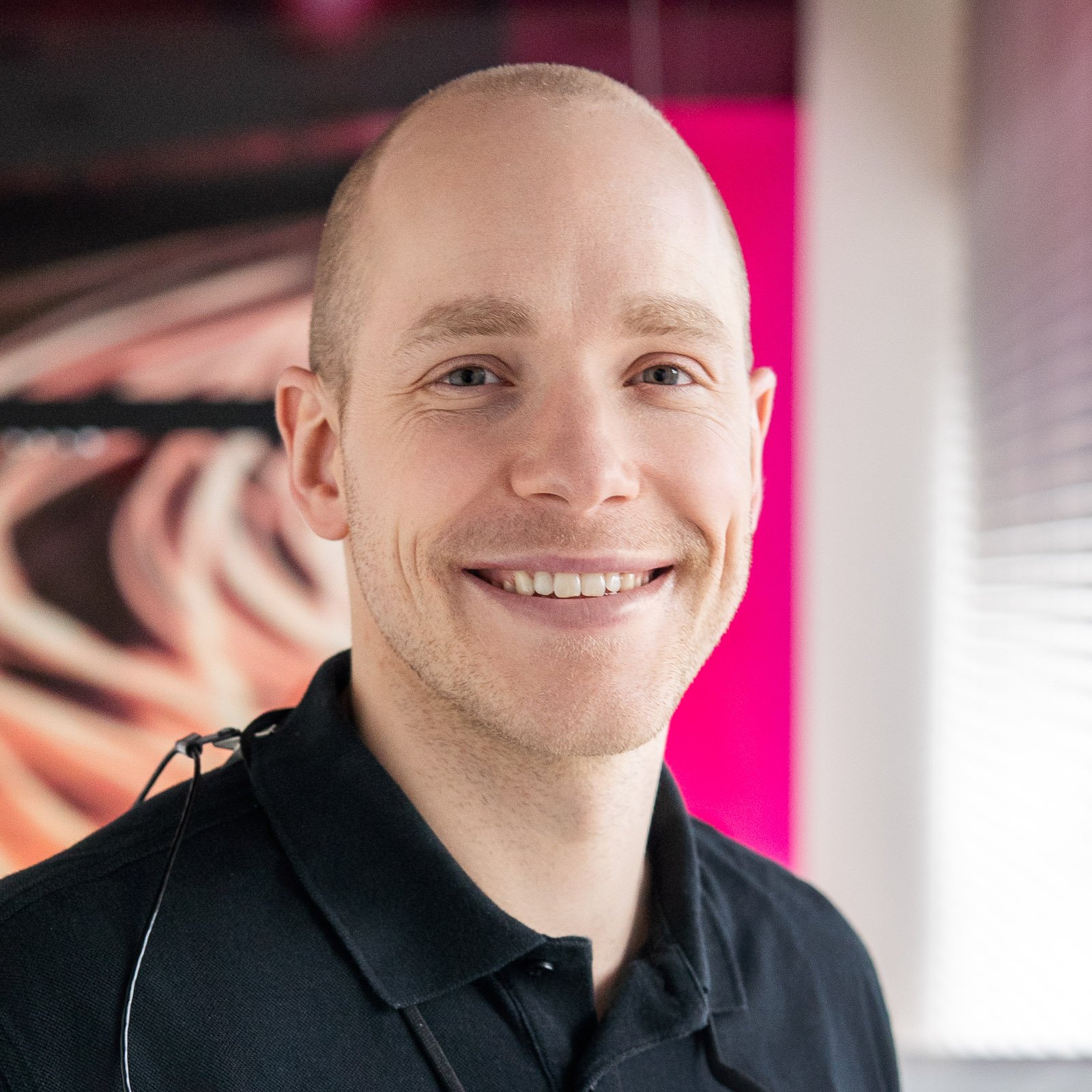 Dr. Jonas van Buer – Implantologe