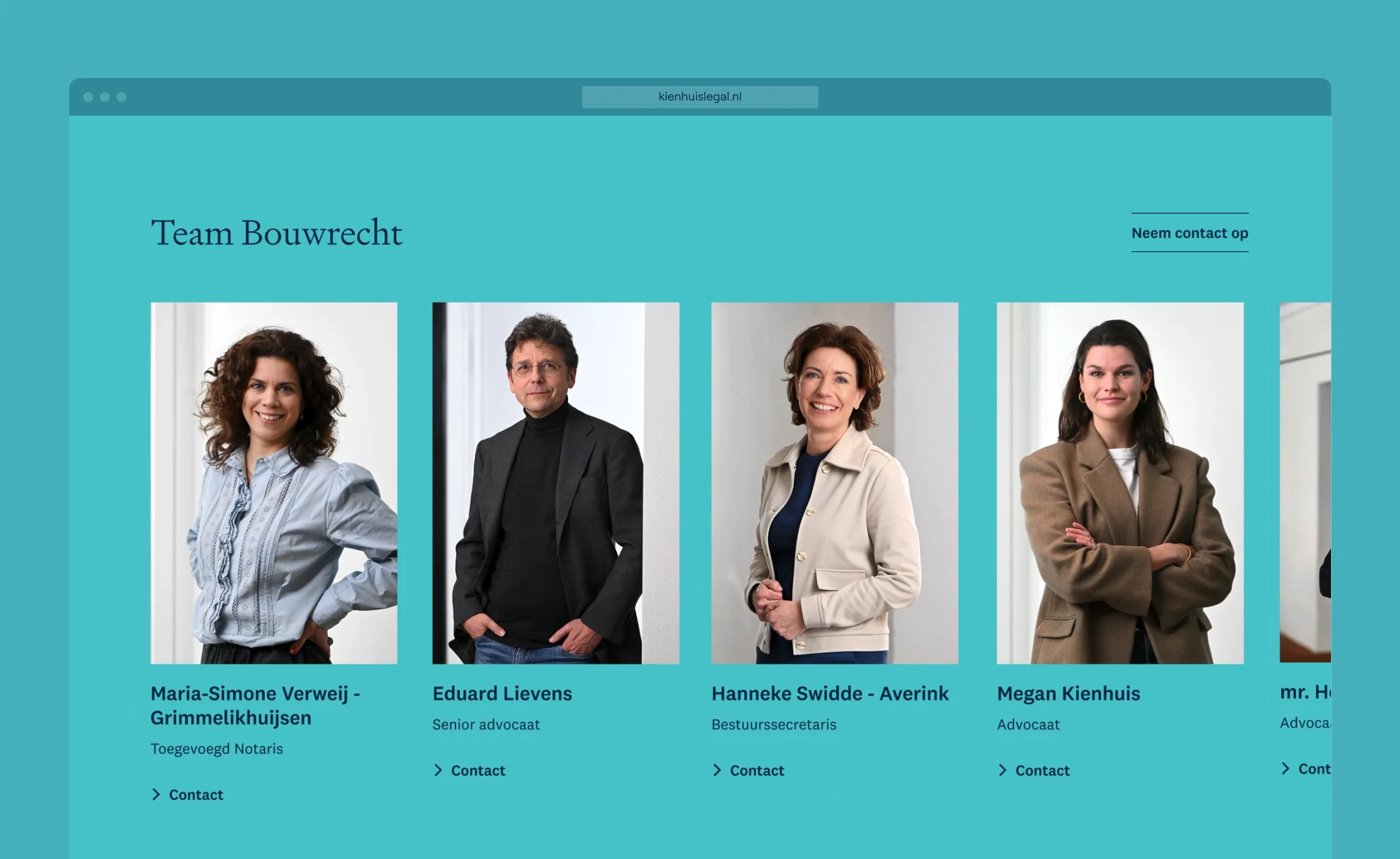 Website met teamleden bouwrecht op een rij