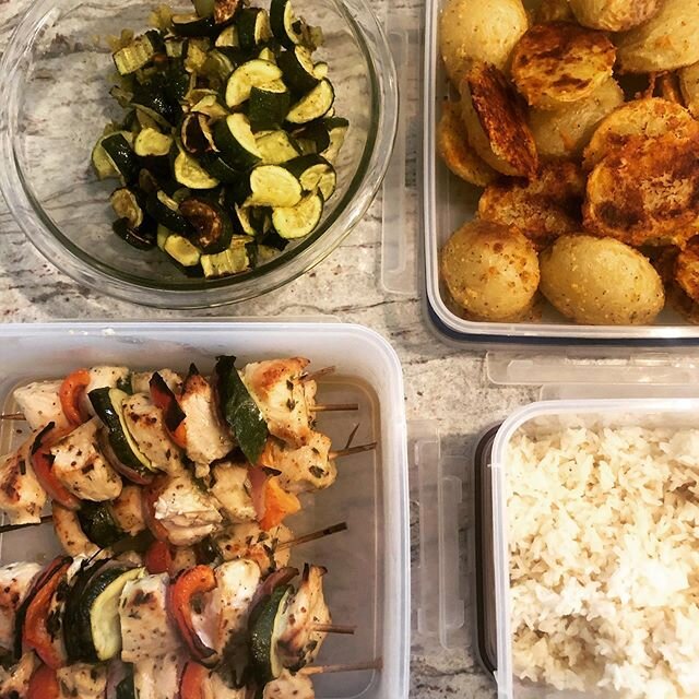 Meal prep all day every day.  #stlchef #privatechefstlouis #cheflife #smallbusiness #glutenfree #privatechef #stlouis #mealprep