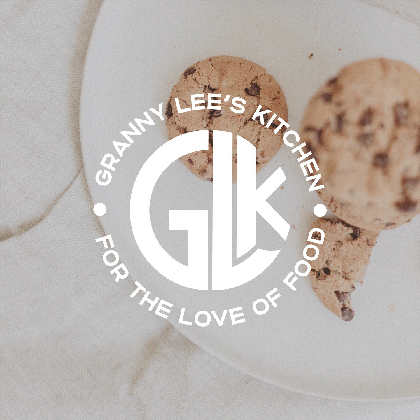 Hi, another brand reveal! 
Granny Lee's Kitchen is a sweet home bakery where experimentation and love go into every product made.

We wanted to create a brand identity that reflects the comfort and joy one would have in their grandma's kitchen as chi