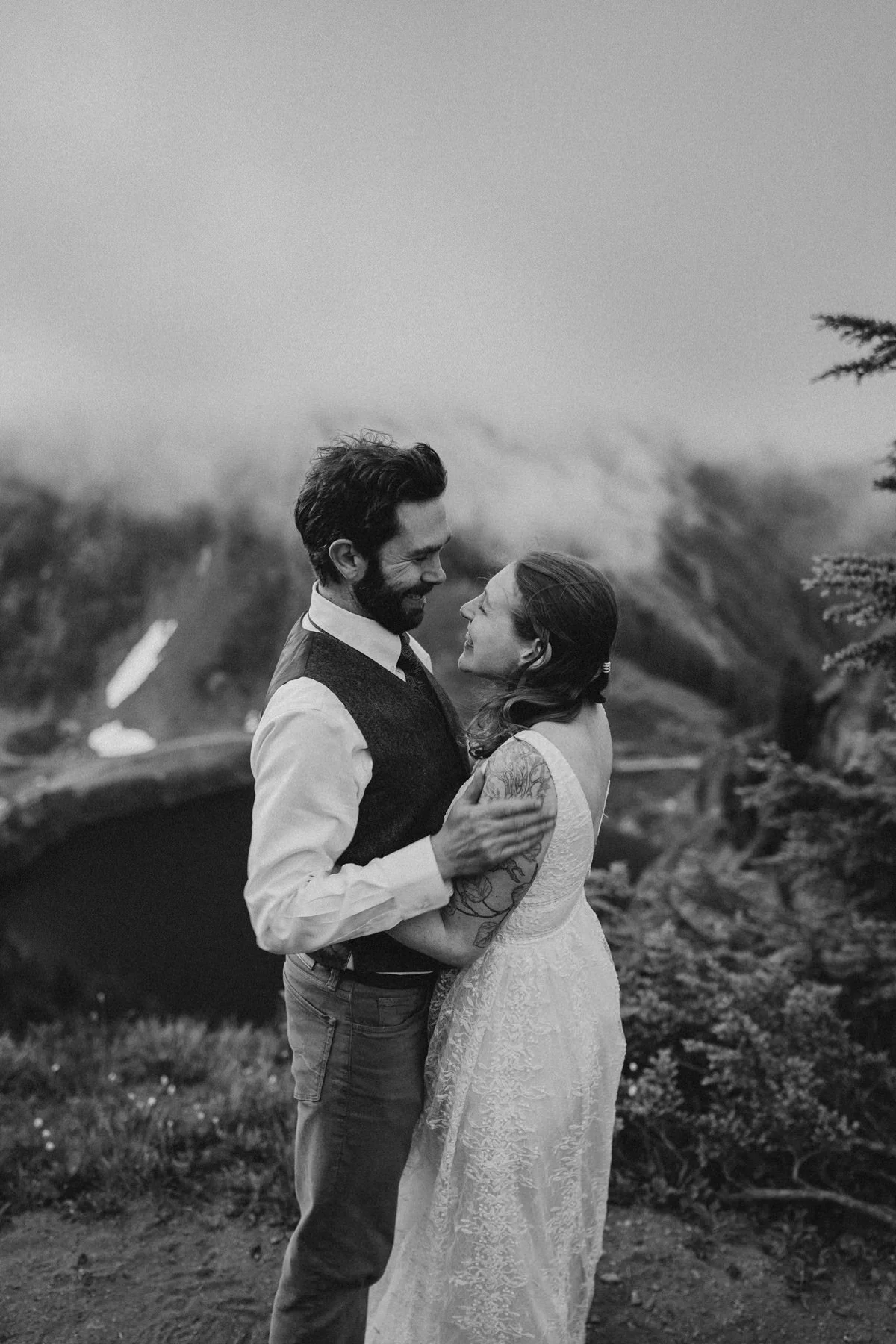 moody-north-cascades-lookout-elopement-washington_52.jpg