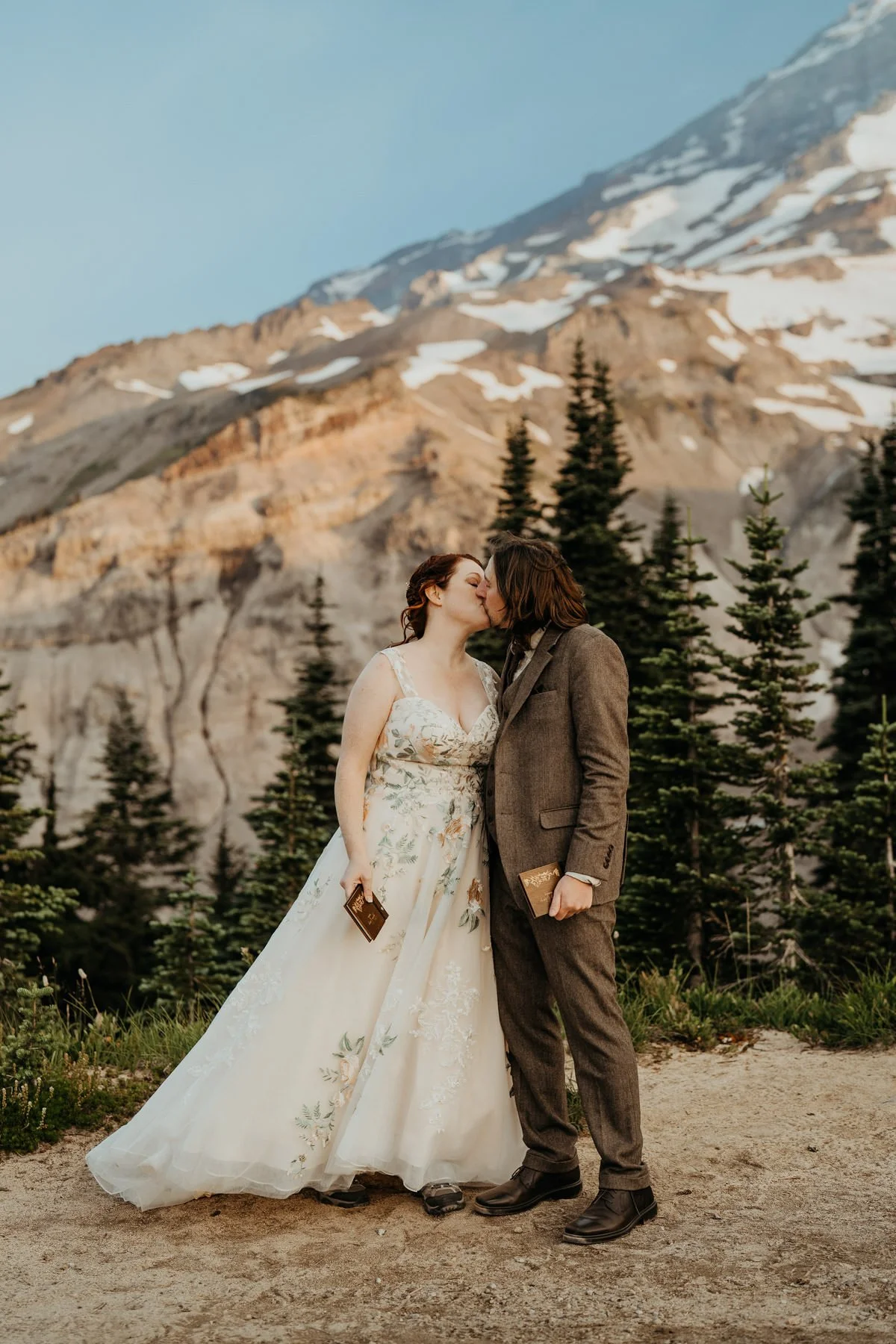 mt-rainier-sunrise-wildflower-elopement_14.jpg