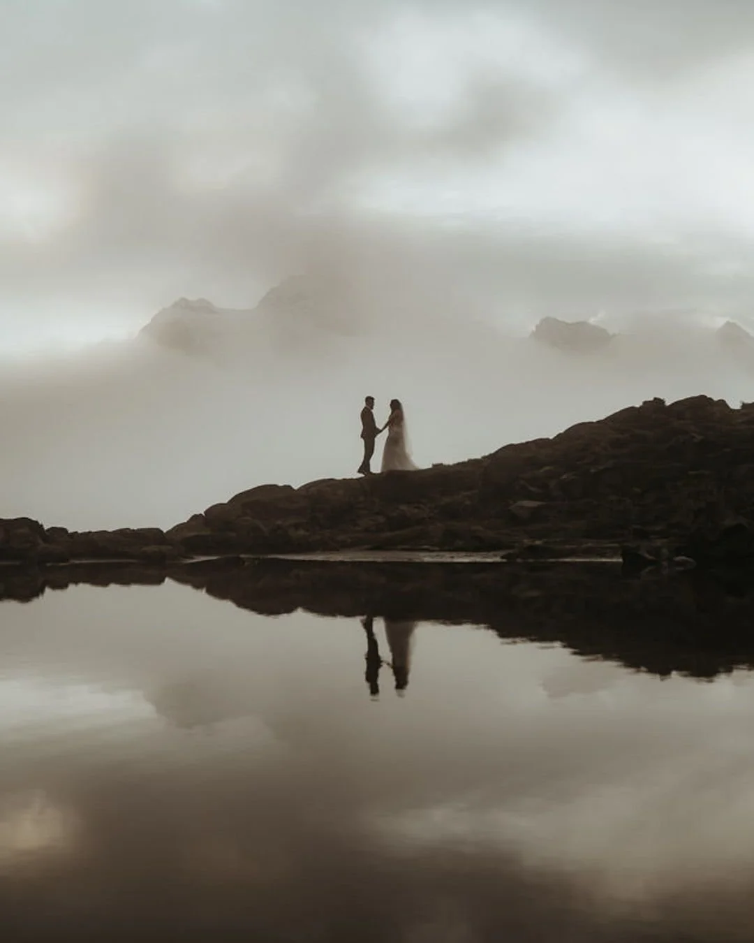 field notes - mt. baker, september
rain, fog, or shine - that's the motto. but for real. I love a moody, cloudy, weird weather day just as much as a sunny one. possibly even more so. soft light, dramatic clouds, quiet solitude (since everyone else is